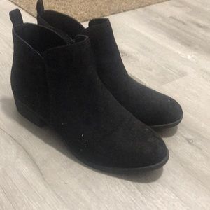 Used boot.I bought it from macy's .Sun + stone boot.size 7.5